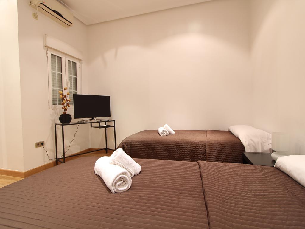 Apartamentos Good Stay Prado Madrid Værelse billede