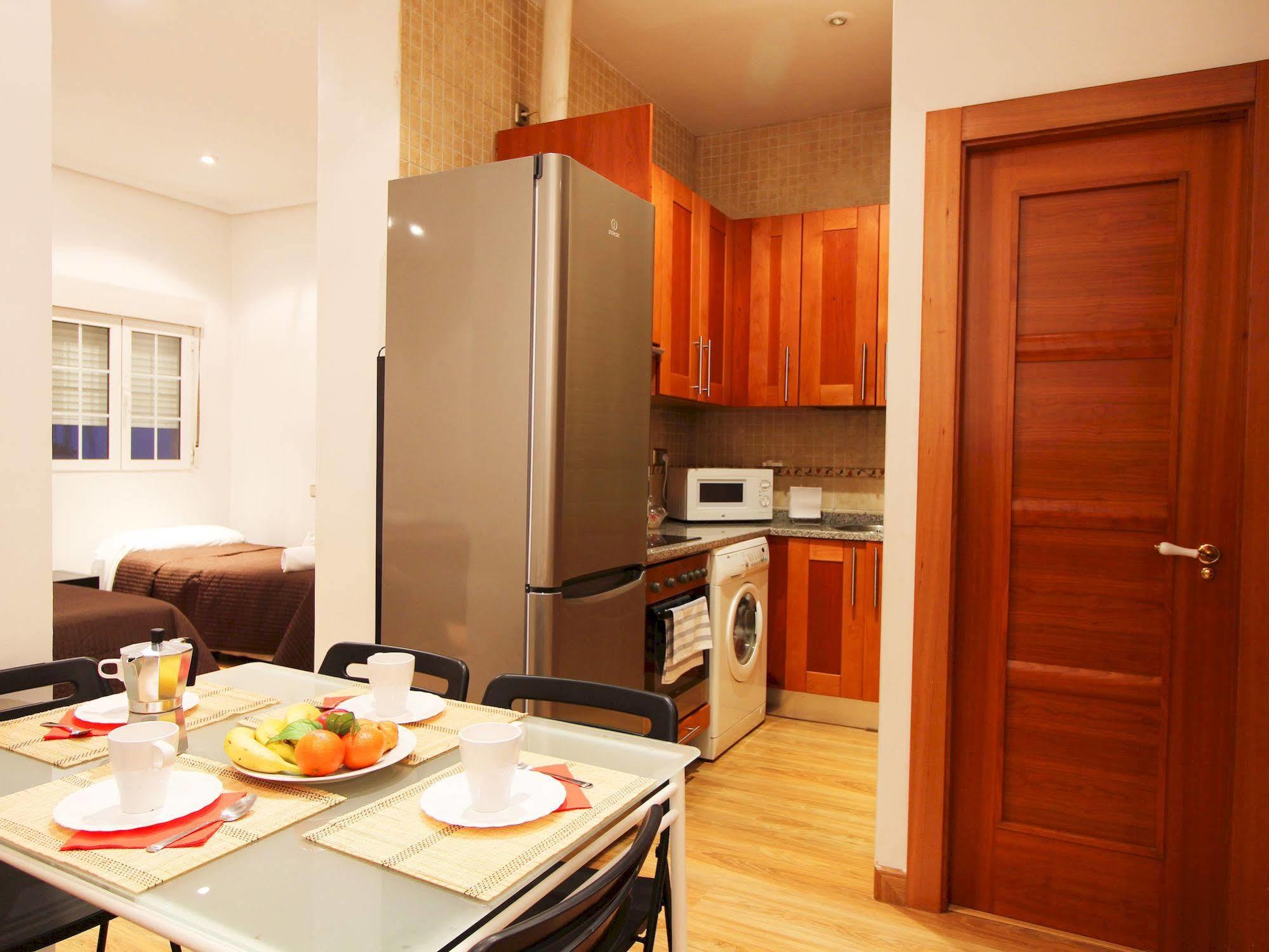 Apartamentos Good Stay Prado Madrid Eksteriør billede