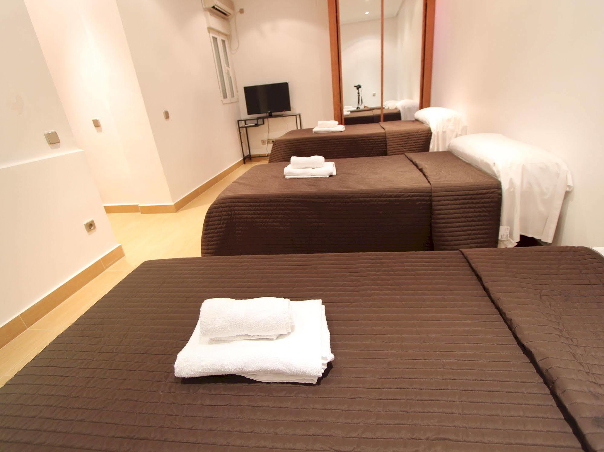 Apartamentos Good Stay Prado Madrid Eksteriør billede