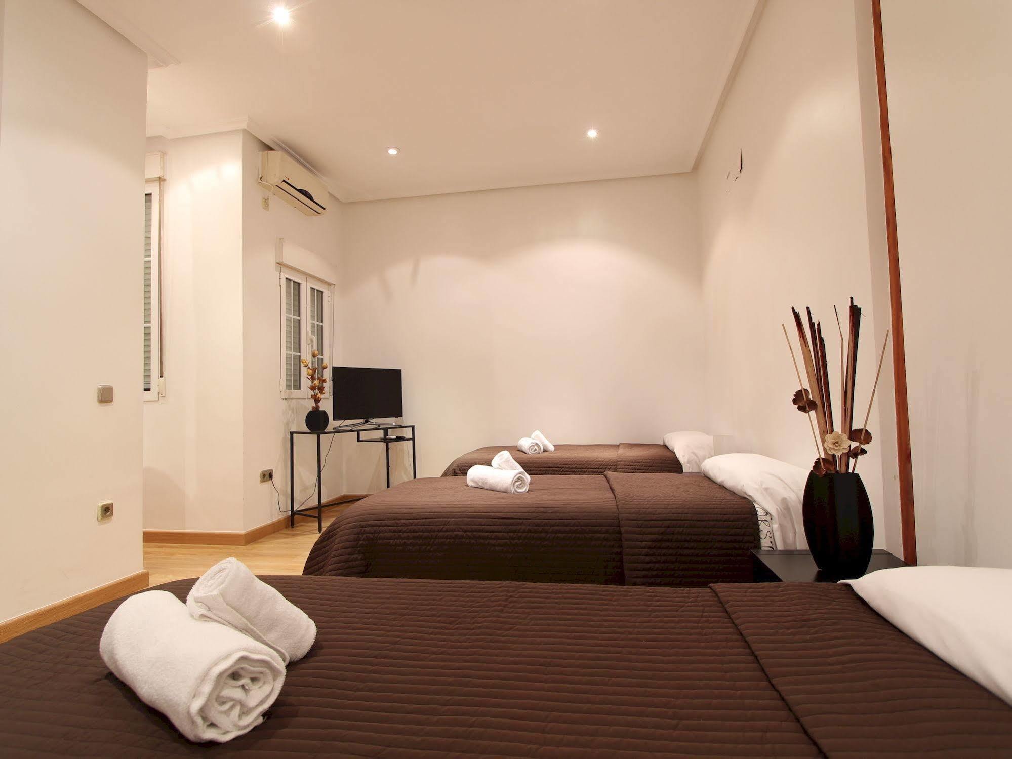 Apartamentos Good Stay Prado Madrid Eksteriør billede