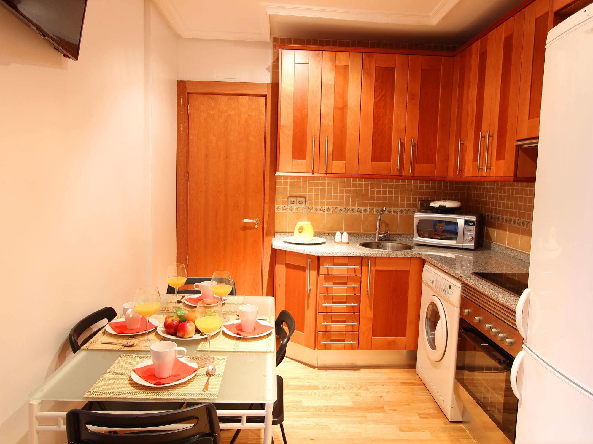 Apartamentos Good Stay Prado Madrid Eksteriør billede